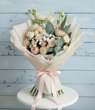 Букет цветов из:  Розы и Лизиантусы в Южном