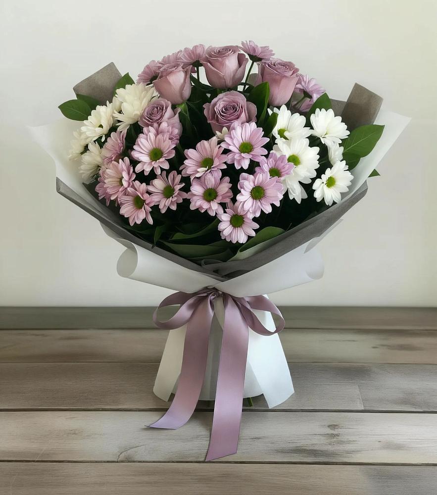 Букет цветов из: Хризантемы и Розы в Южном