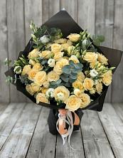 Букет цветов из:  Розы и Лизиантусы в Южном