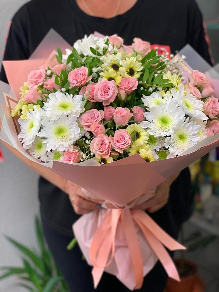 Букет цветов из: Розы и Хризантемы в Южном