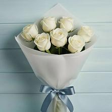 Букет 7 Белых роз Эдлесс Лав в Южном