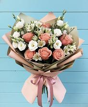 Букет цветов из:  Розы, Альстромерии и Лизиантусы #REPLACE_PRED# Южном