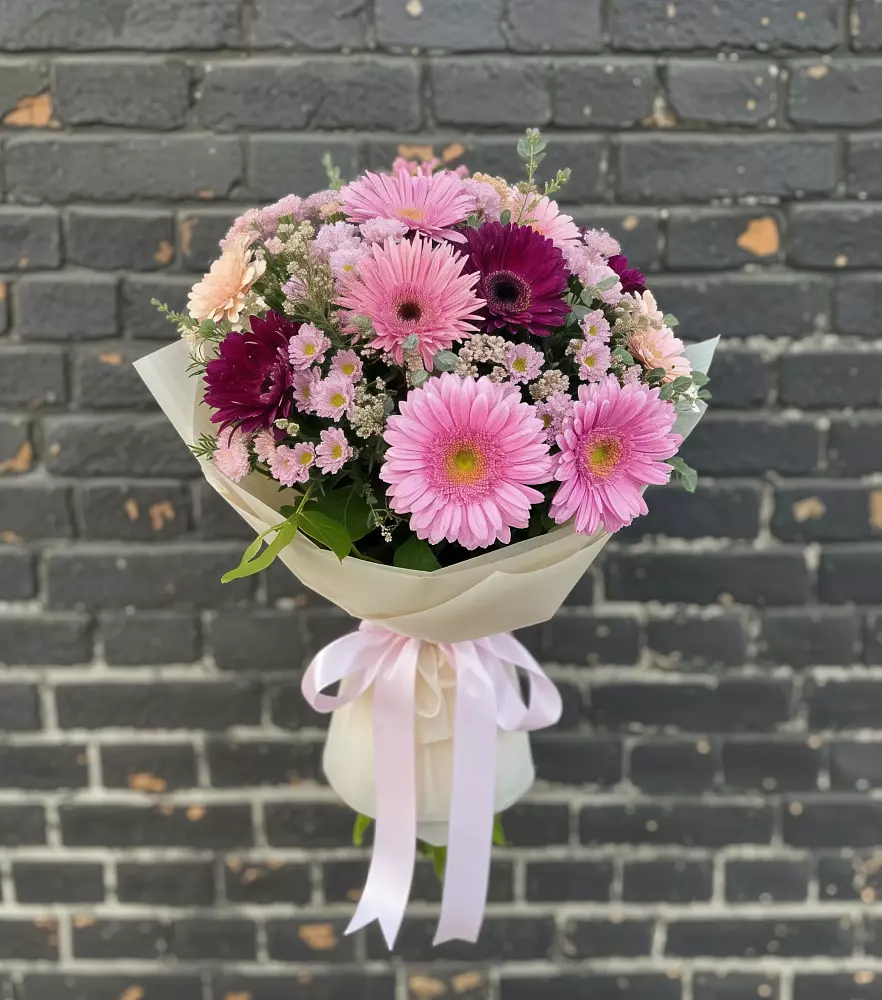 Букет цветов из: Герберы и Хризантемы в Южном