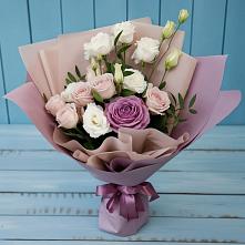 Букет цветов из:  Розы и Лизиантусы в Южном