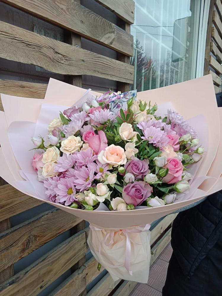 Букет цветов из: Розы и Хризантемы в Южном