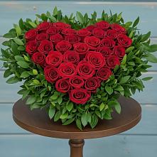 Цветочная композиция из Розы в виде сердца #REPLACE_PRED# Южном