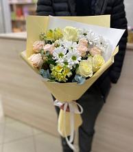 Букет цветов из:  Альстромерии, Розы и Хризантемы в Южном