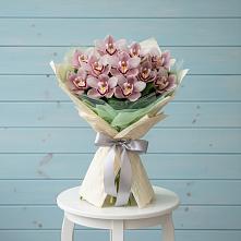 Букет цветов из:  Орхидеи и Розы в Южном