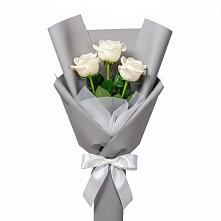 Букет 3 белые розы в Южном
