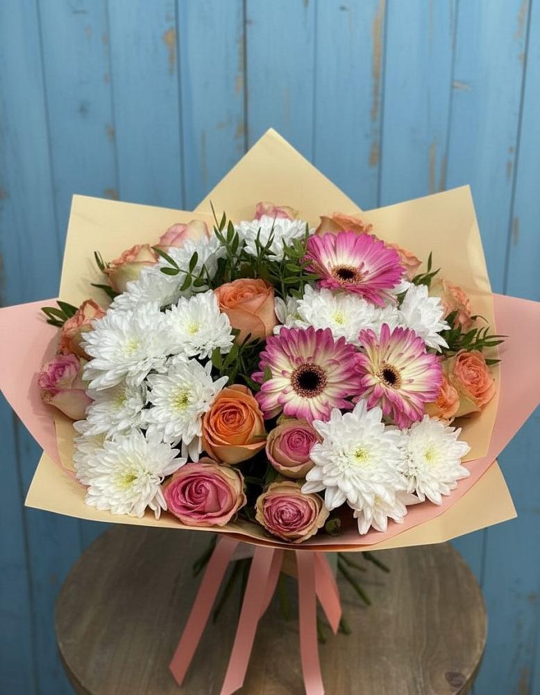 Букет цветов из: Розы, Герберы и Хризантемы в Южном
