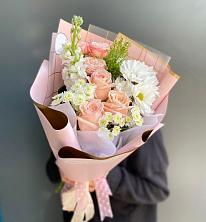 Букет цветов из:  Хризантемы и Розы в Южном