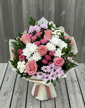 Букет цветов из:  Альстромерии, Гвоздики, Розы и Хризантемы в Южном