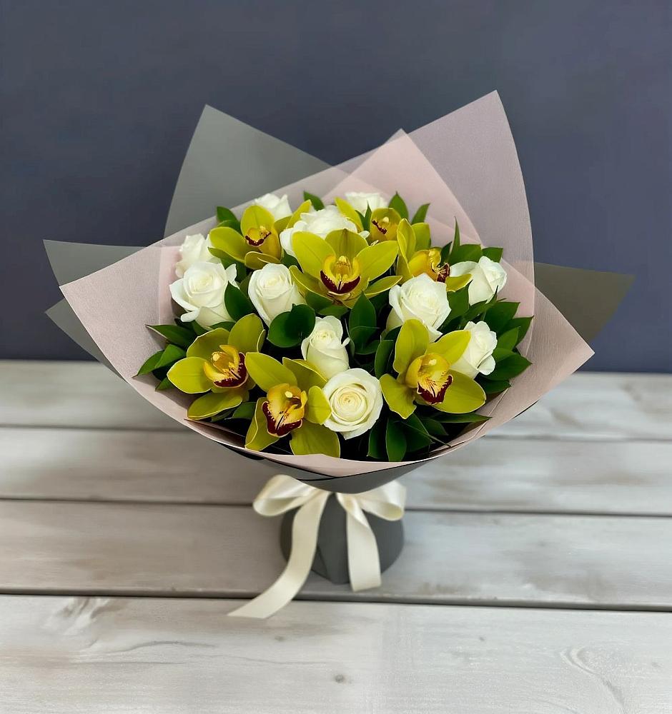 Букет цветов из: Орхидеи и Розы в Южном