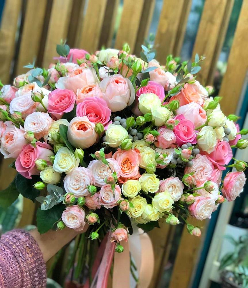 Букет цветов из: Розы в Южном