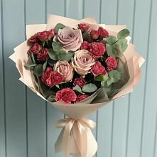 Букет цветов из:  Гвоздики и Розы в Южном