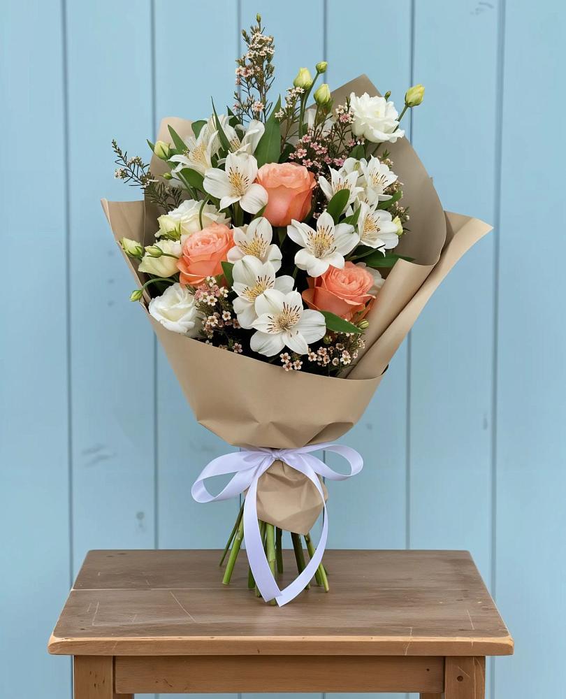 Букет цветов из: Альстромерии, Лизиантусы, Розы и Хризантемы в Южном