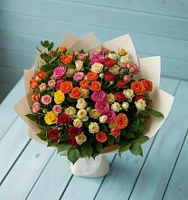 Букет Микс из разноцветных кустовых роз в Южном
